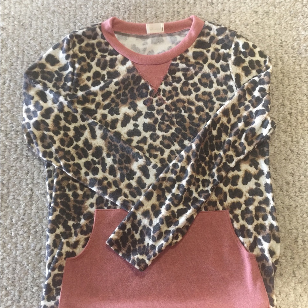 NWOT Color Block Animal Print Top - Picture 2 of 6